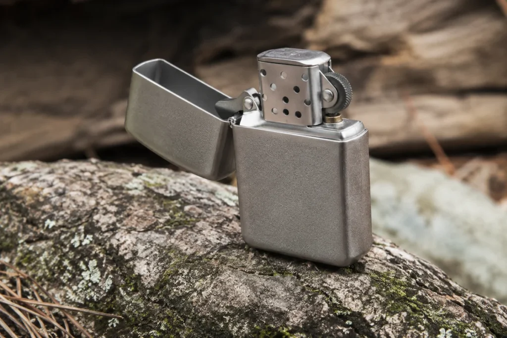 Briquet de survie : lequel choisir vraiment ? (comparatif terrain)